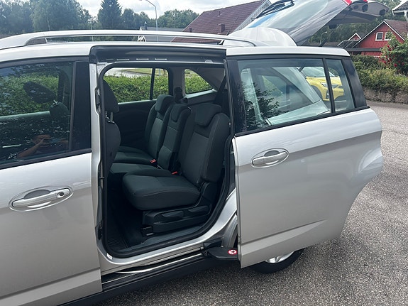 Ford Grand C-MAX 3 of 5