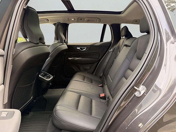 Volvo V60 14 of 26