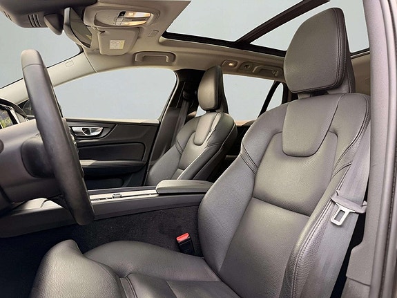 Volvo V60 15 of 26
