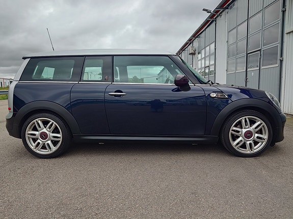 MINI Cooper S 4 of 5