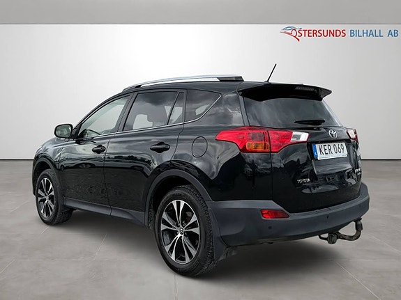 Toyota RAV4 7 of 12