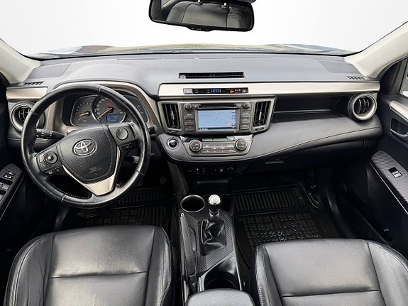 Toyota RAV4 9 of 12