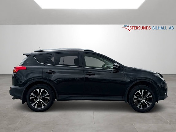 Toyota RAV4 6 of 12