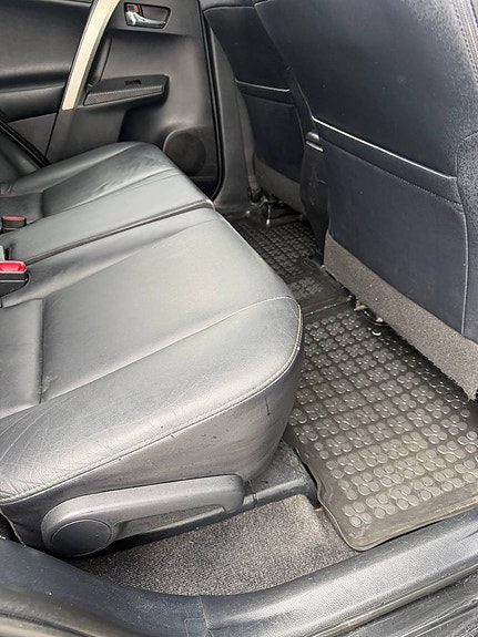 Toyota RAV4 12 of 12