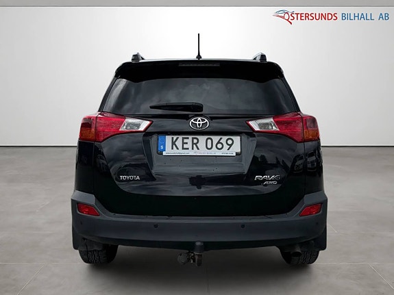 Toyota RAV4 5 of 12