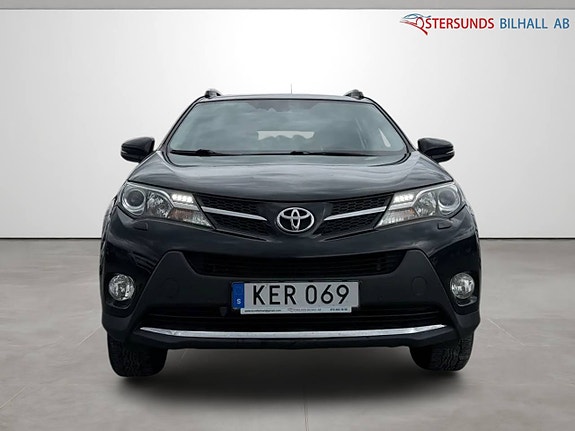 Toyota RAV4 2 of 12