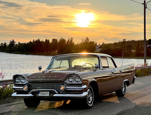 Dodge 2 of 5