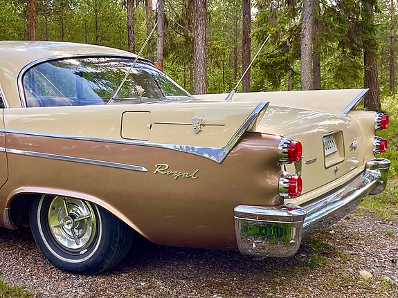 Dodge 3 of 5