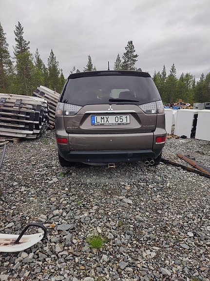 Mitsubishi Outlander 3 of 5