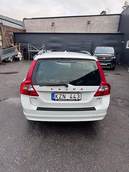Volvo V70 3 of 12