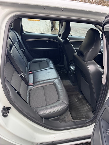 Volvo V70 9 of 12