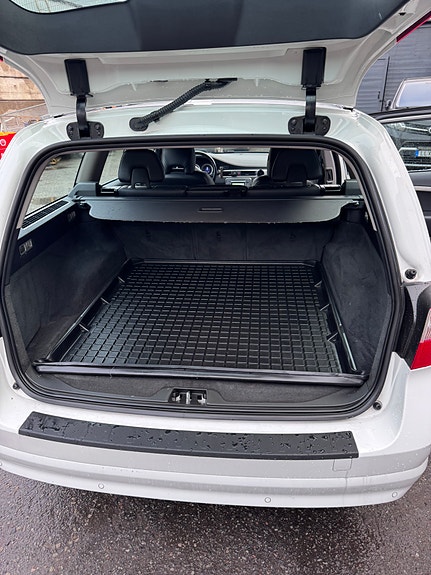 Volvo V70 6 of 12
