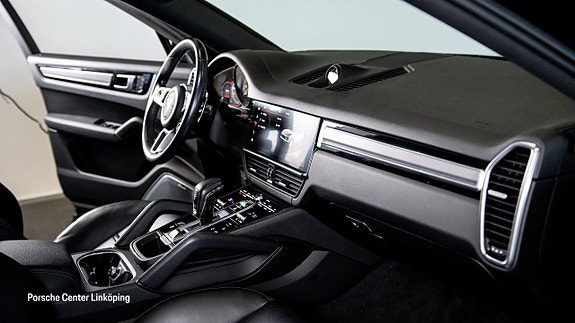 Porsche Cayenne Coupe 24 of 25