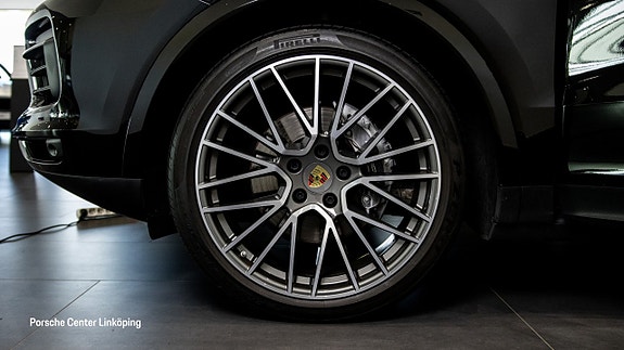 Porsche Cayenne Coupe 9 of 25