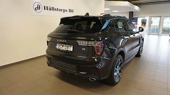 Lynk & Co 01 2 of 5