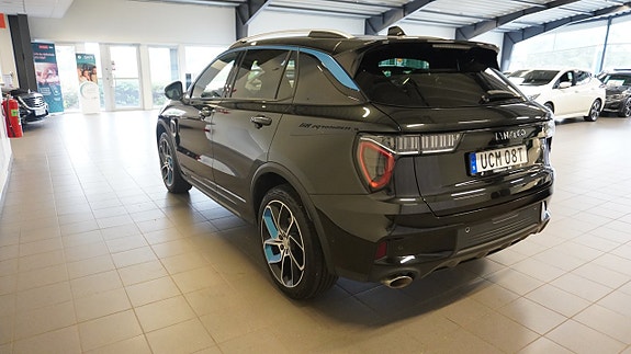 Lynk & Co 01 3 of 5