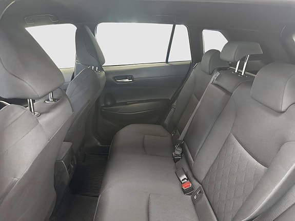 Toyota Corolla Cross 8 of 12