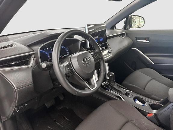 Toyota Corolla Cross 7 of 12