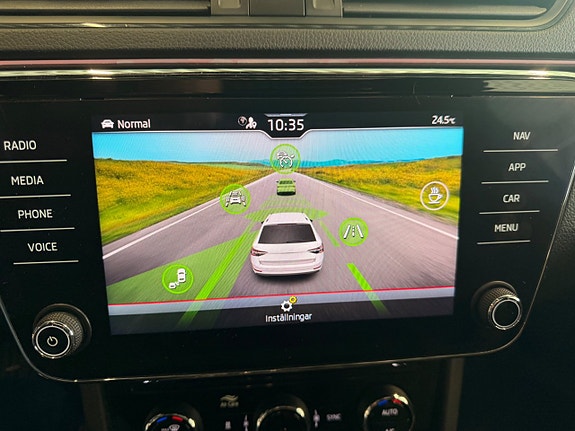 Skoda Superb 24 of 30