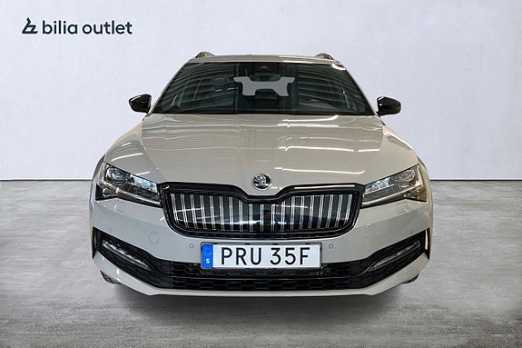 Skoda Superb 8 of 30
