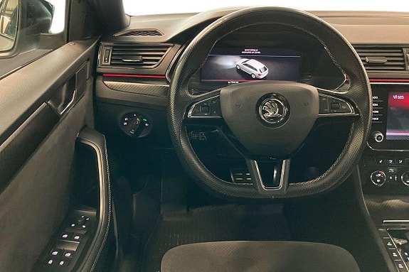 Skoda Superb 16 of 30