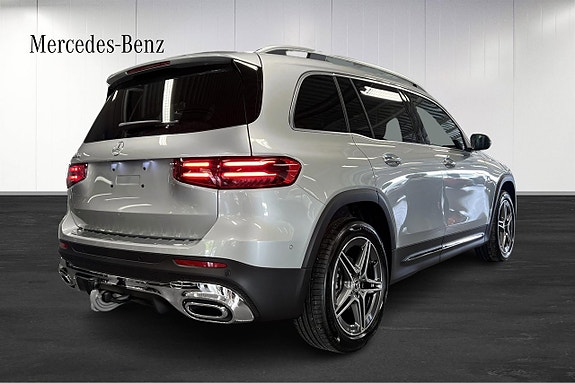 Mercedes-Benz GLB220 d 4 of 5