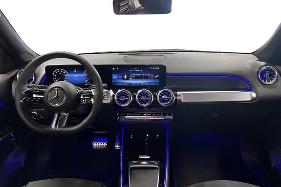 Mercedes-Benz GLB220 d 8 of 15