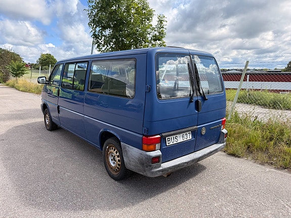 Volkswagen Caravelle 3 of 5