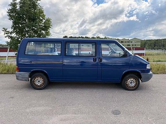 Volkswagen Caravelle 5 of 5