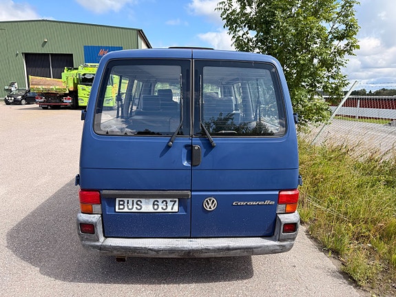 Volkswagen Caravelle 4 of 5