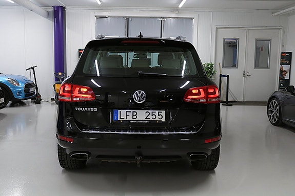 Volkswagen Touareg 5 of 5