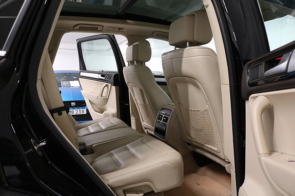 Volkswagen Touareg 14 of 30