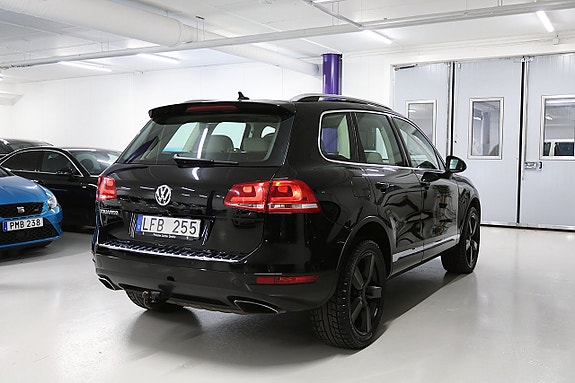 Volkswagen Touareg 4 of 5