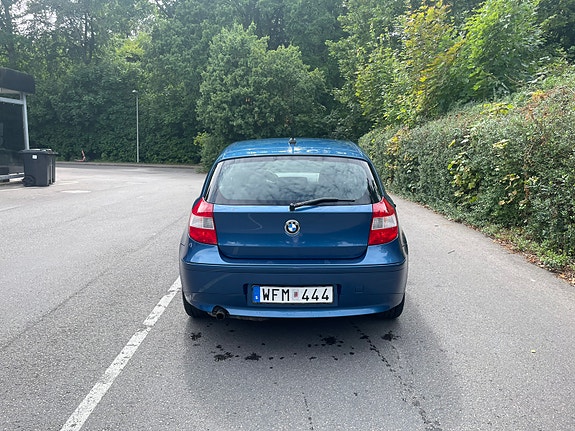 BMW 116i 4 of 5