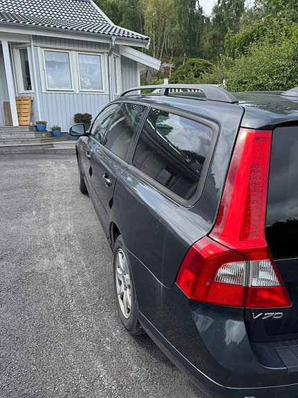 Volvo V70 3 of 8