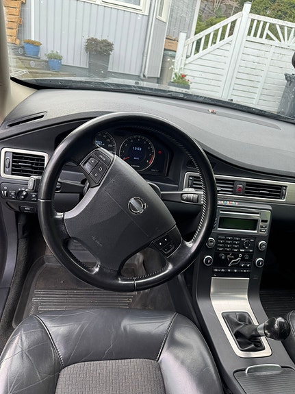 Volvo V70 6 of 8