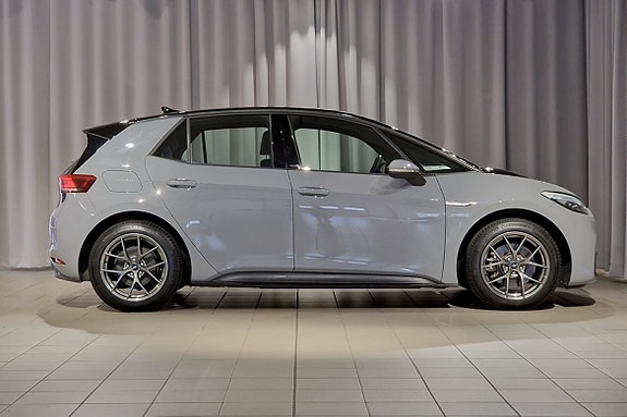 Volkswagen ID.3 3 of 5