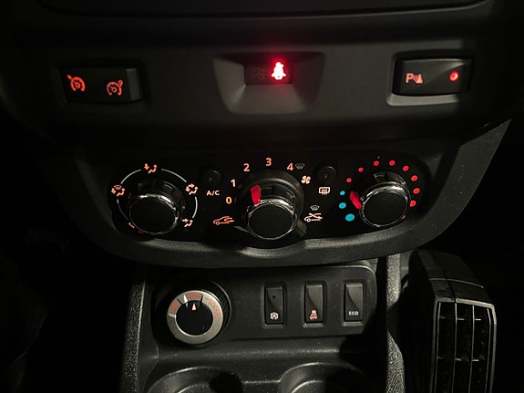 Dacia Duster 15 of 15