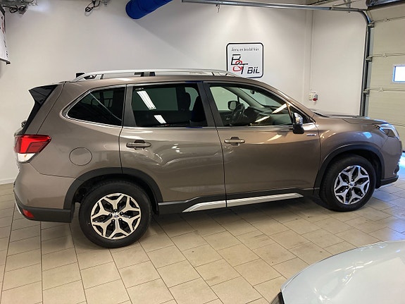 Subaru Forester 2 of 5