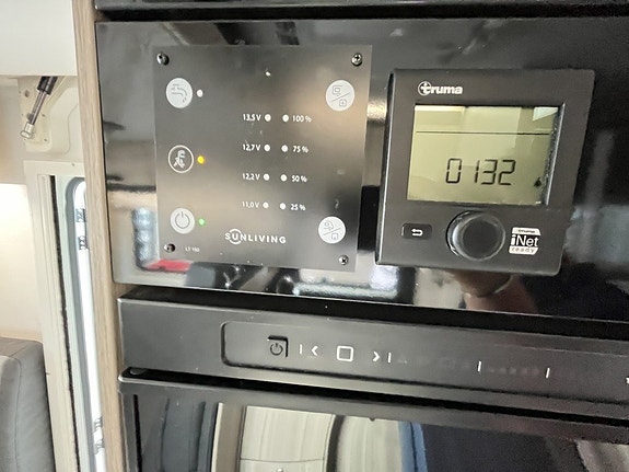 Sun Living S 75 SC / AC bodel / Solcell / 5 bältad / B-körkort / Taksäng 13 of 24