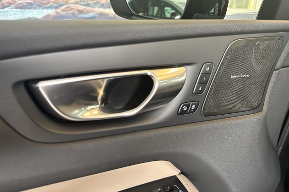 Volvo XC60 17 of 19