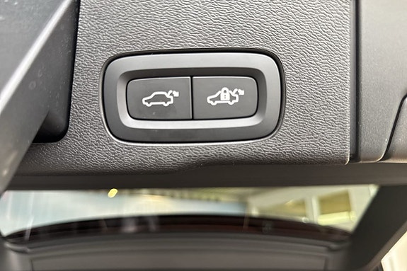 Volvo XC60 14 of 19