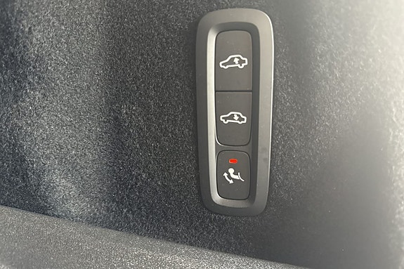 Volvo XC60 13 of 19