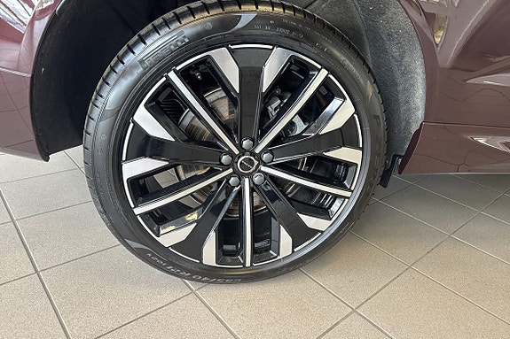 Volvo XC60 11 of 19