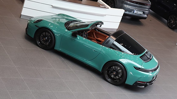 Porsche 911 6 of 10