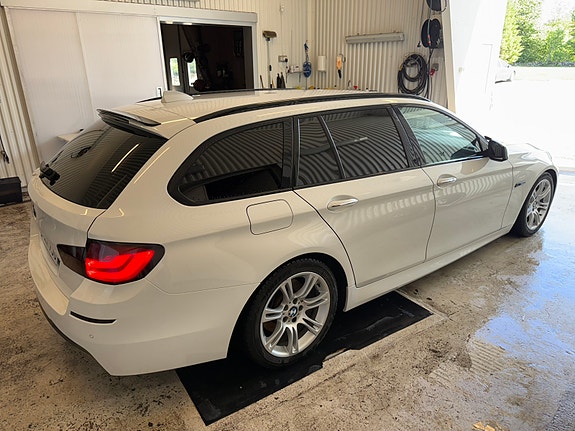 BMW 520d 3 of 11