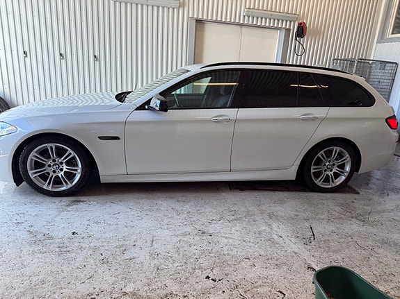 BMW 520d 2 of 11