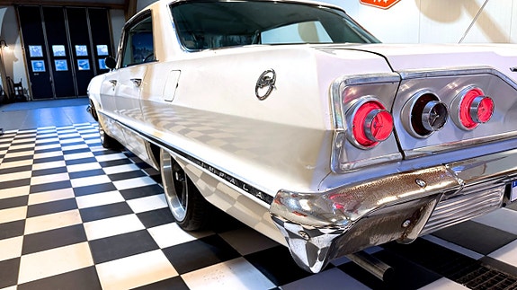 Chevrolet Impala 12 of 30