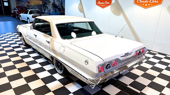 Chevrolet Impala 10 of 30