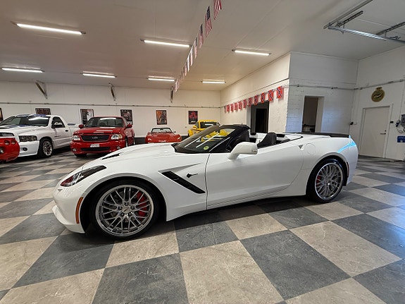Chevrolet Corvette 10 of 30